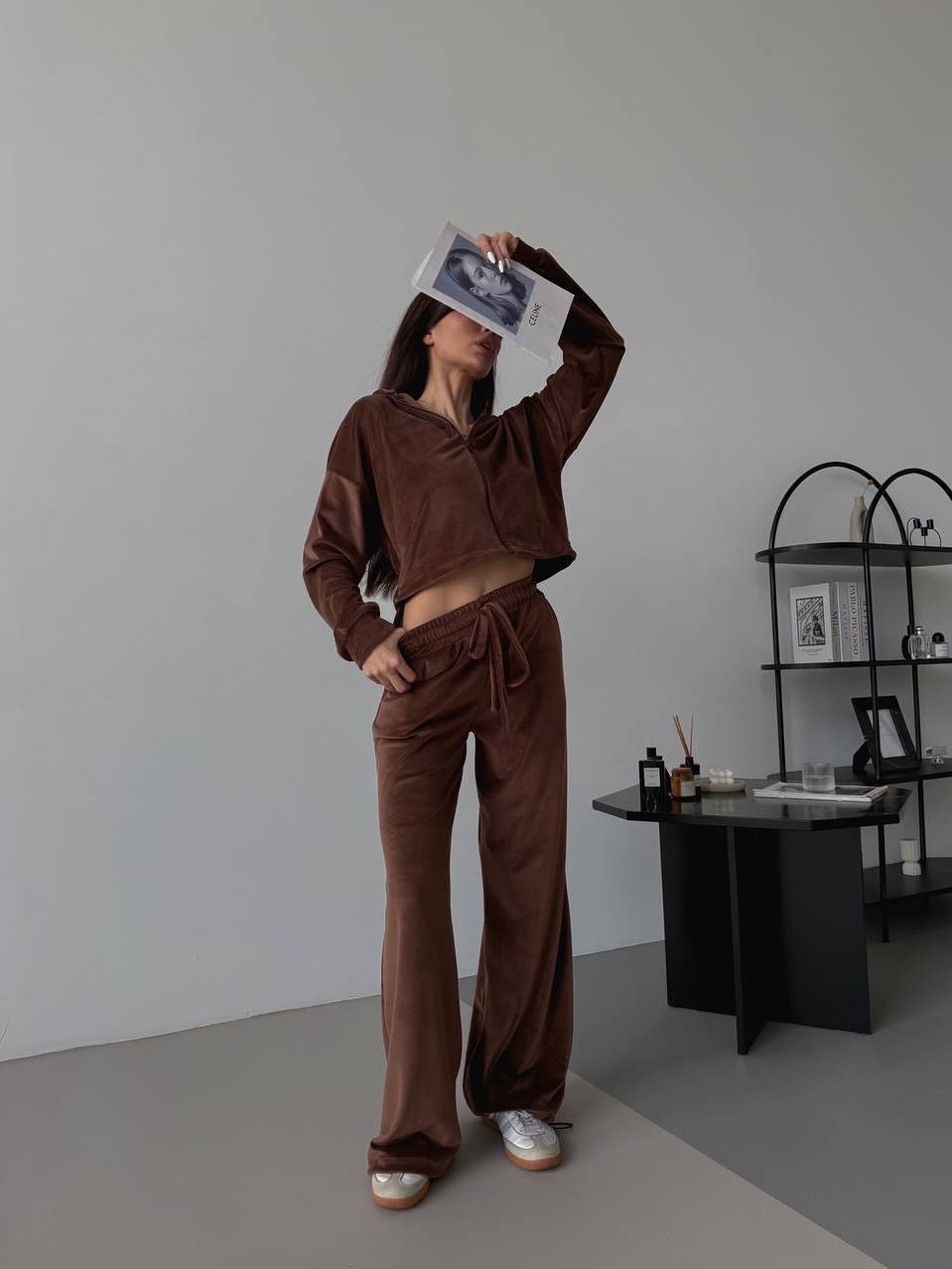 Women's Velour Leisure Suit with Cropped Top and Wide Leg Lune London 8