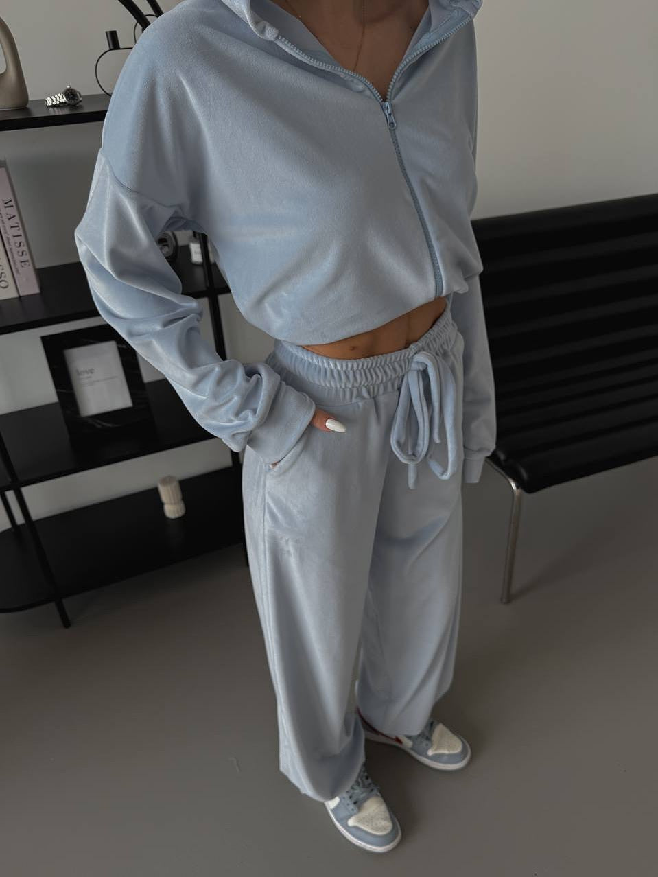 Women's Velour Leisure Suit with Cropped Top and Wide Leg Lune London 10