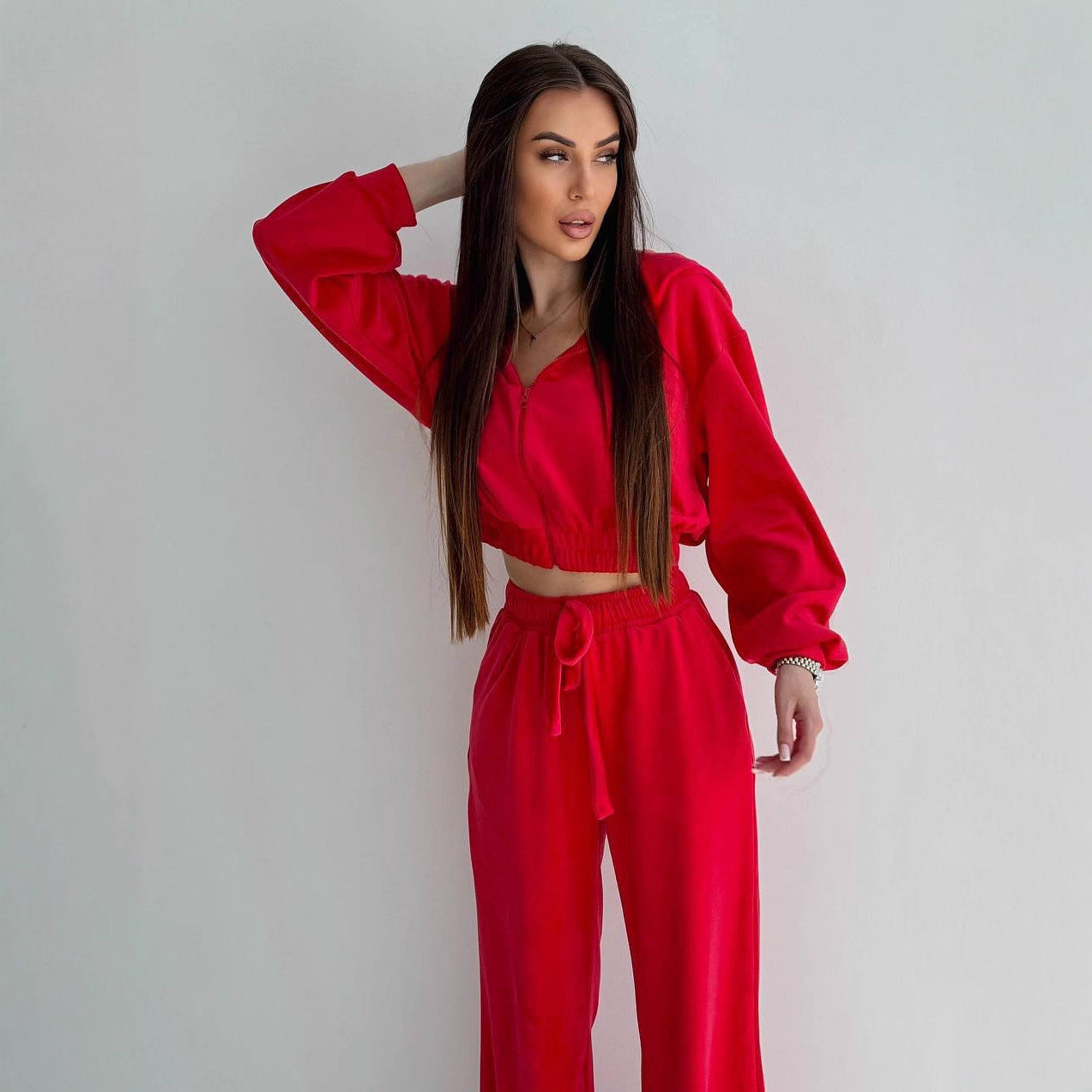 Women's Velour Leisure Suit with Cropped Top and Wide Leg Lune London 3